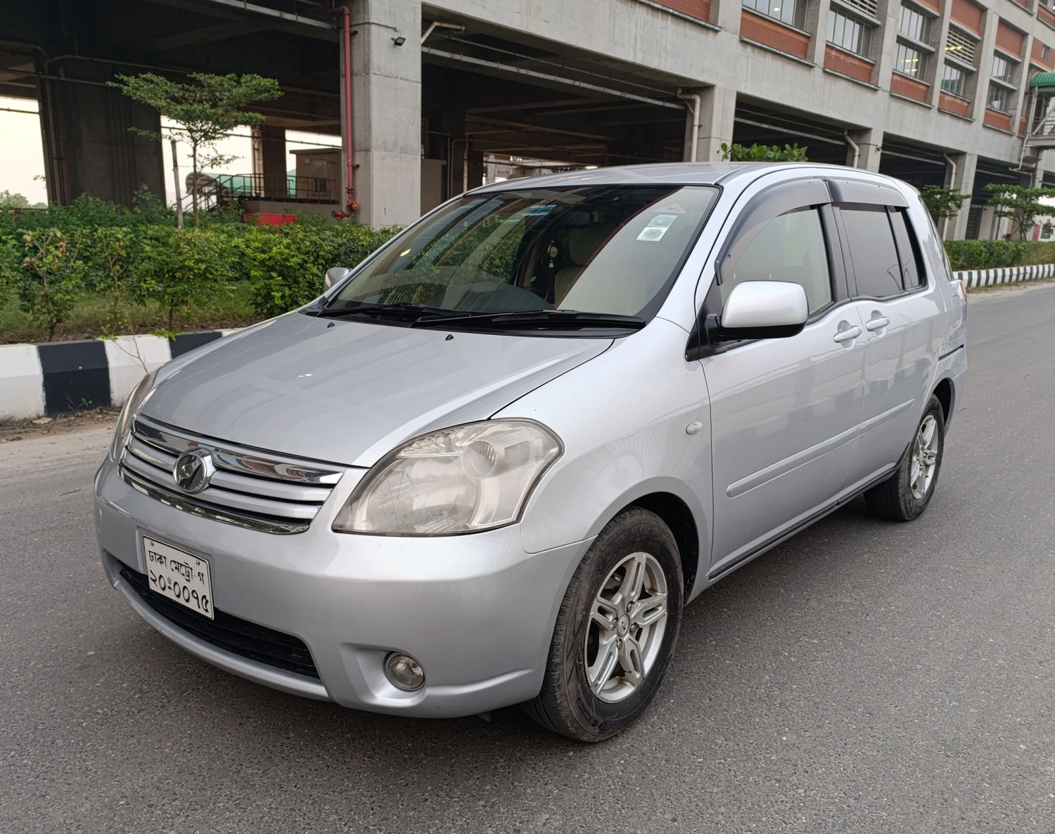 TOYOTA RAUM G 2009