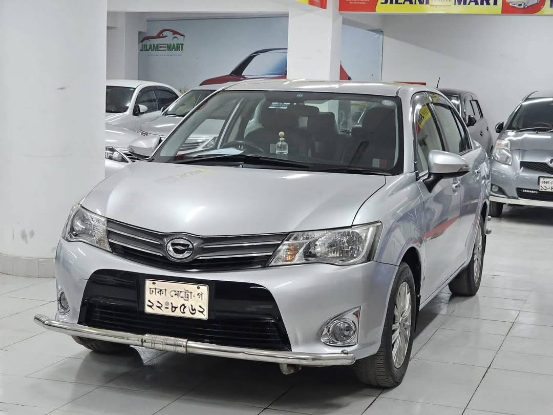 Toyota Axio X 2012