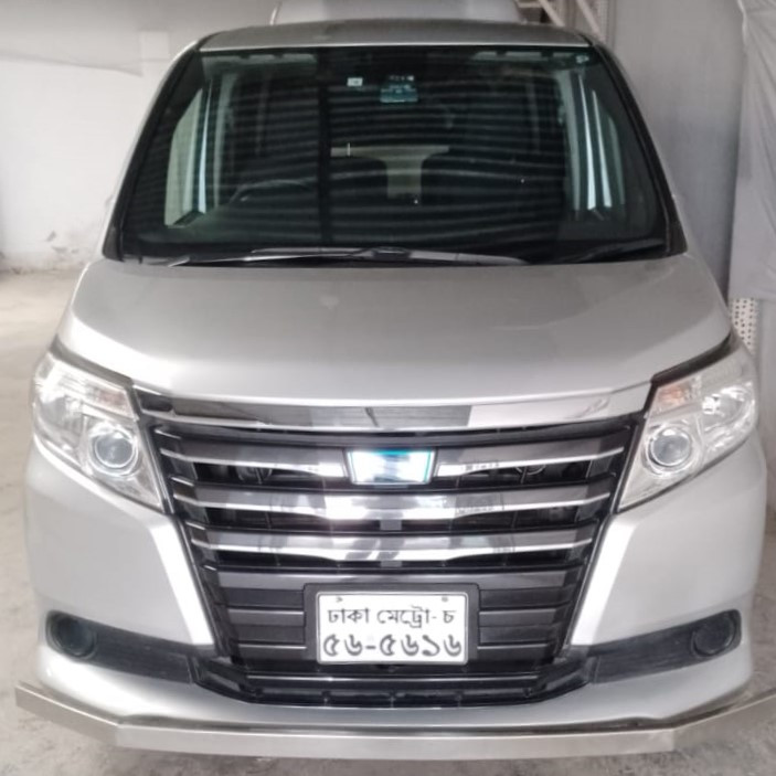 Toyota Noah X 2016