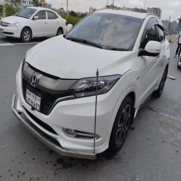 Honda vezel hybrid 2014