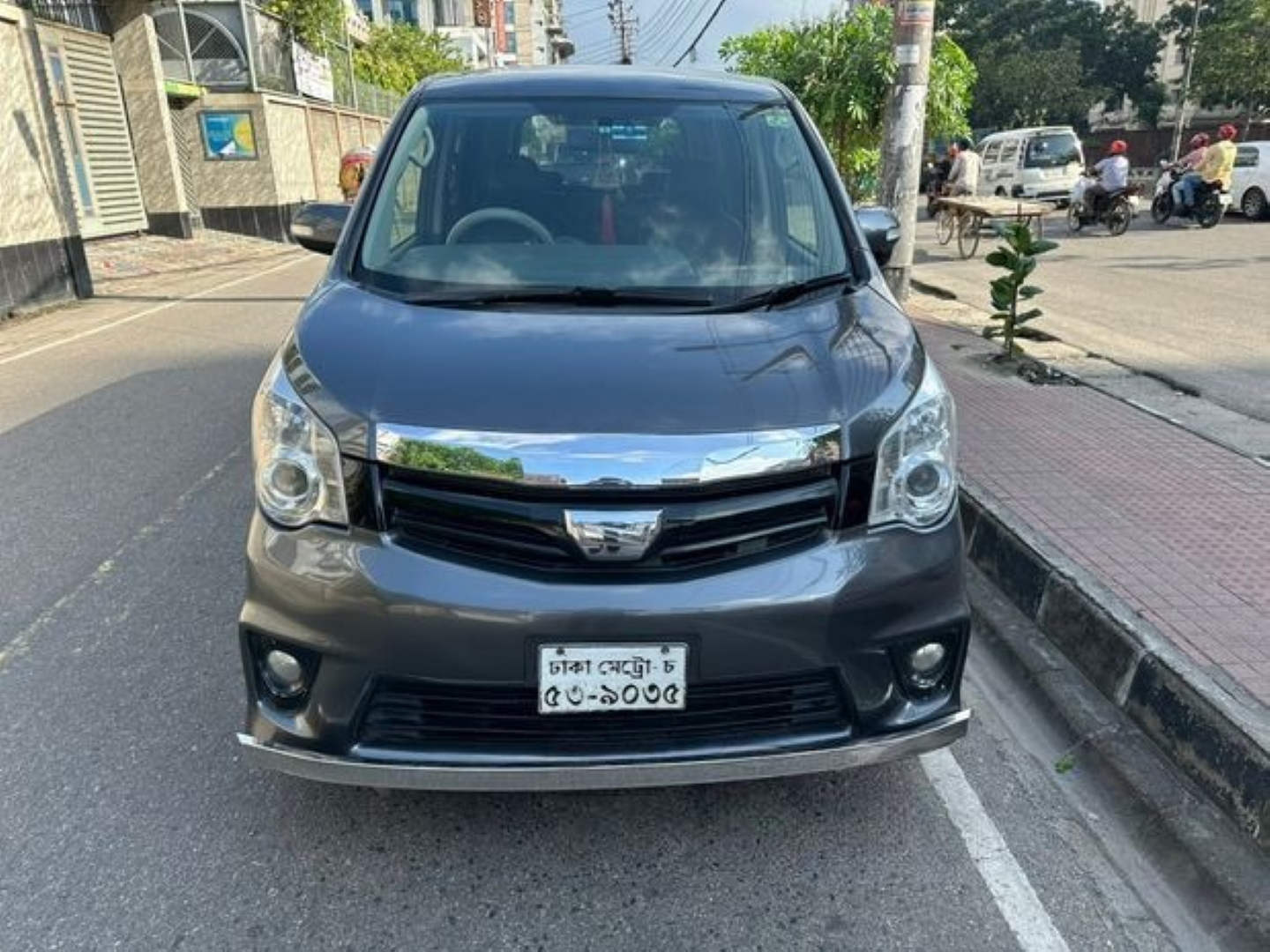 Toyota Noah Full Loded 2011