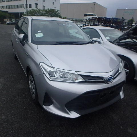 Toyota Axio Hybrid 2019