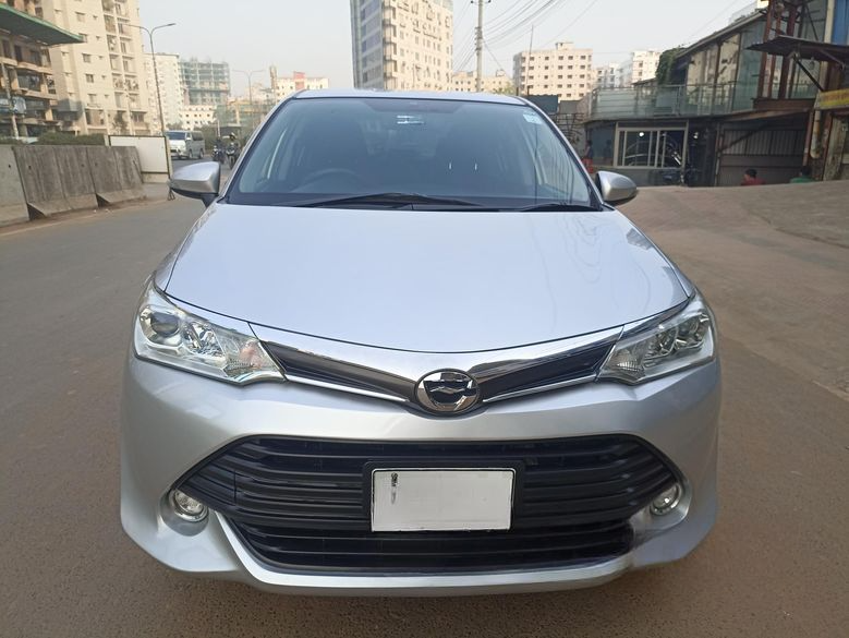 Toyota Axio HYBRID 2016